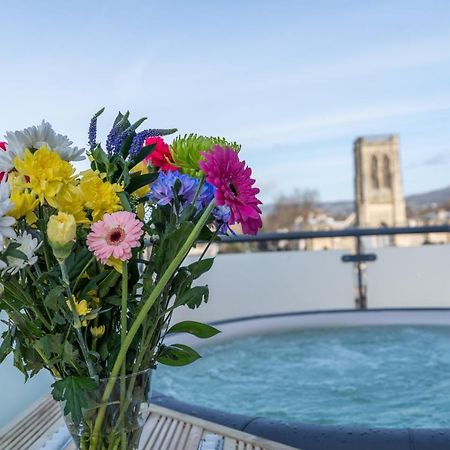Central Penthouse With Hot Tub & Views 22 Cheltenham Bagian luar foto