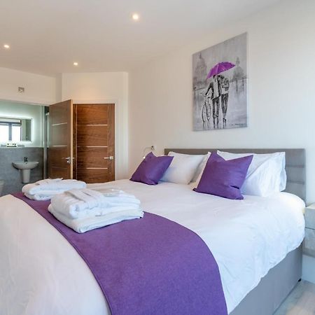 Central Penthouse With Hot Tub & Views 22 Cheltenham Bagian luar foto