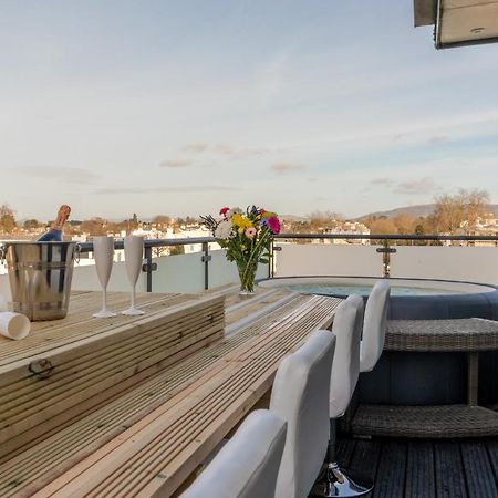 Central Penthouse With Hot Tub & Views 22 Cheltenham Bagian luar foto