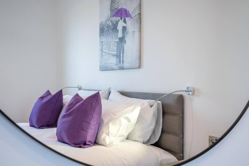 Central Penthouse With Hot Tub & Views 22 Cheltenham Bagian luar foto