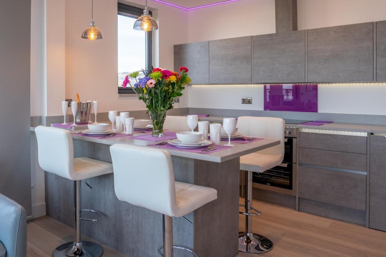 Central Penthouse With Hot Tub & Views 22 Cheltenham Bagian luar foto