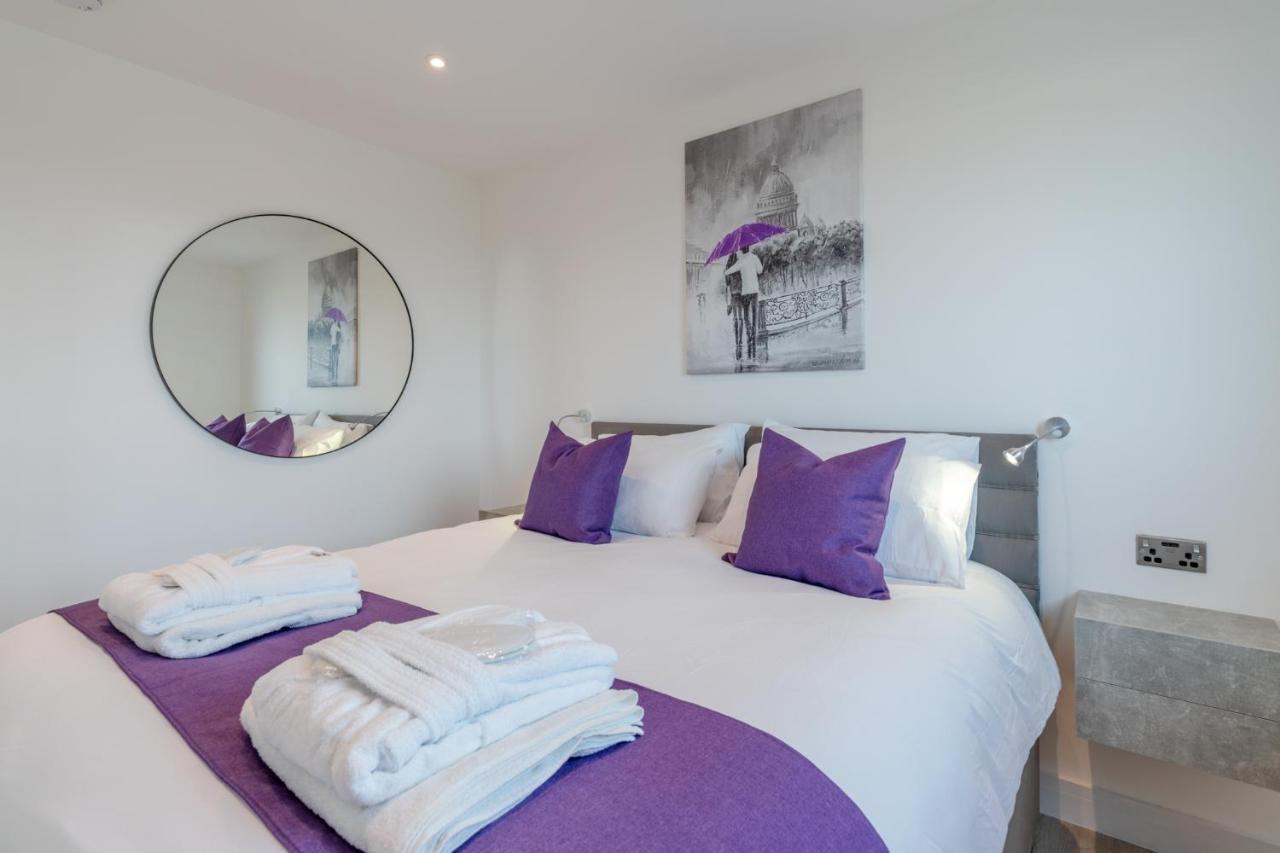 Central Penthouse With Hot Tub & Views 22 Cheltenham Bagian luar foto