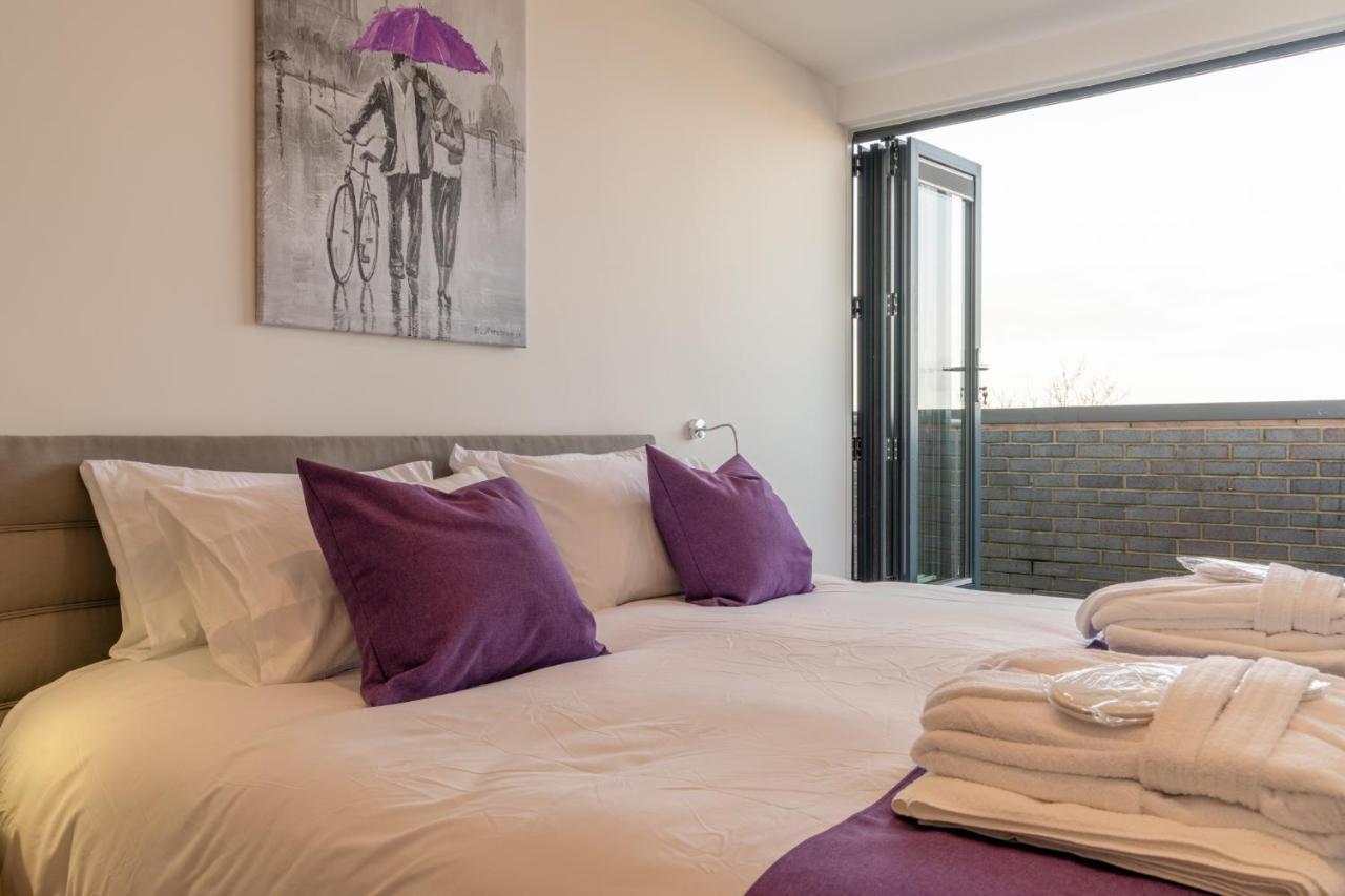 Central Penthouse With Hot Tub & Views 22 Cheltenham Bagian luar foto