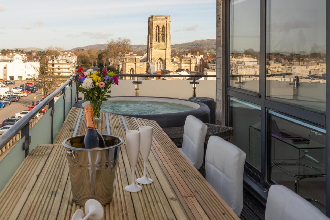Central Penthouse With Hot Tub & Views 22 Cheltenham Bagian luar foto